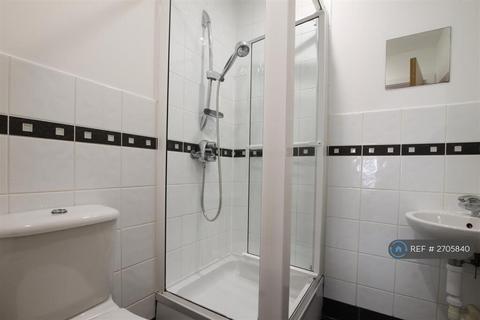 3 bedroom flat to rent, Pandongate House, Newcastle Upon Tyne, NE1