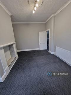 2 bedroom terraced house to rent, Incline Road, Oldham, OL8