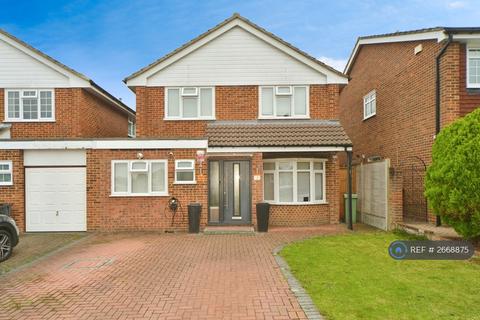 4 bedroom detached house to rent, Lysander Way, Orpington, BR6