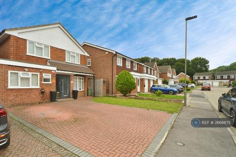 4 bedroom detached house to rent, Lysander Way, Orpington, BR6