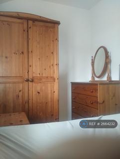 Studio to rent, Mays Lane, Barnet, EN5