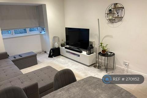 2 bedroom flat to rent, Collingwood Place, Walton-On-Thames, KT12