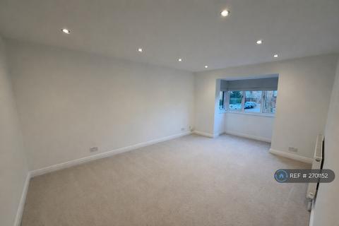 2 bedroom flat to rent, Collingwood Place, Walton-On-Thames, KT12