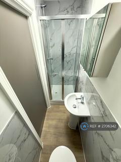 Studio to rent, Sedgeway, London, SE6