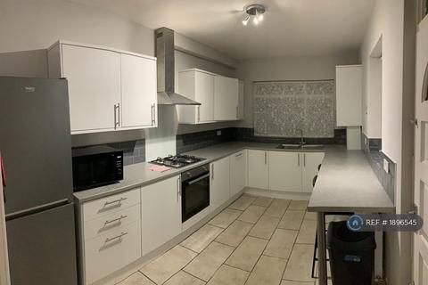 4 bedroom terraced house to rent, Ossory Street, Manchester, M14