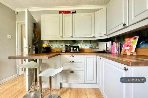 3 bedroom semi-detached house to rent, Tythorn Drive, Wigston, LE18