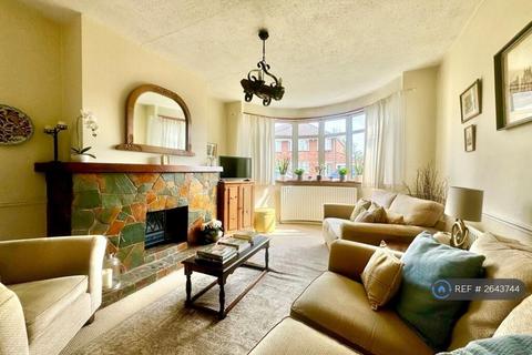 3 bedroom semi-detached house to rent, Tythorn Drive, Wigston, LE18