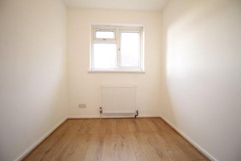 undefined, Nimrod Close, Northolt UB5