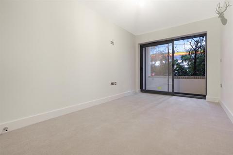 undefined, Half Moon Lane, Epping