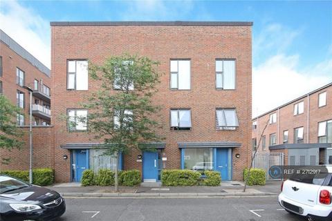 1 bedroom flat to rent, Brent Road, London, E16