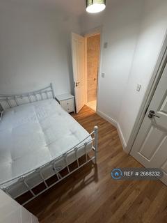 1 bedroom in a house share to rent, Cameron Square, Mitcham, CR4