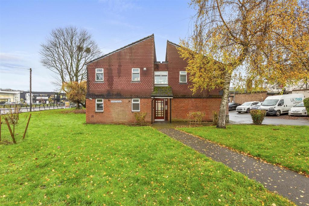 12 Baines House, Abbey Barn Rd, HP11 1 RJ-12.jpg