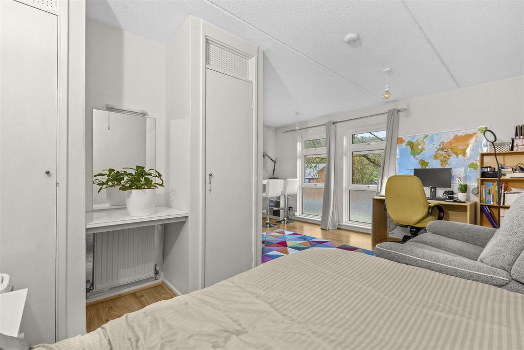 12 Baines House, Abbey Barn Rd, HP11 1 RJ-7.jpg