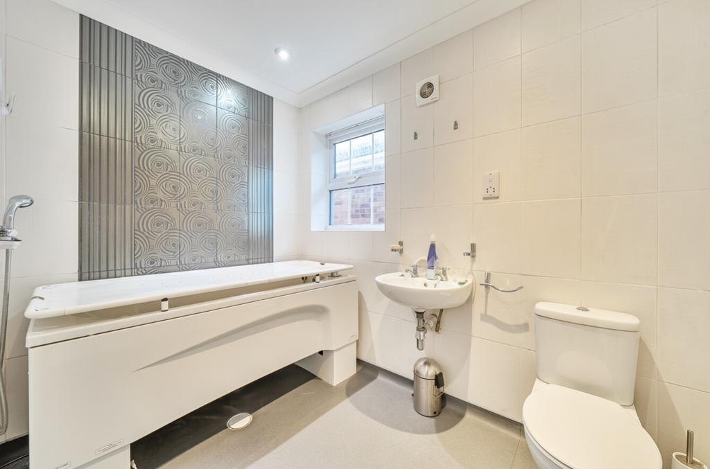 1387711-6-6932fc3d47a62