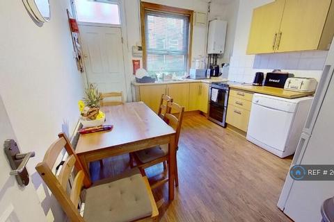 3 bedroom terraced house to rent, Harold Terrace, Leeds, LS6