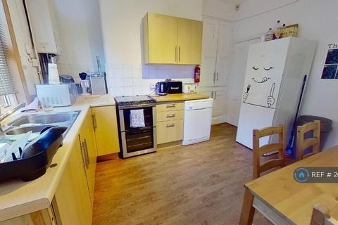 3 bedroom terraced house to rent, Harold Terrace, Leeds, LS6