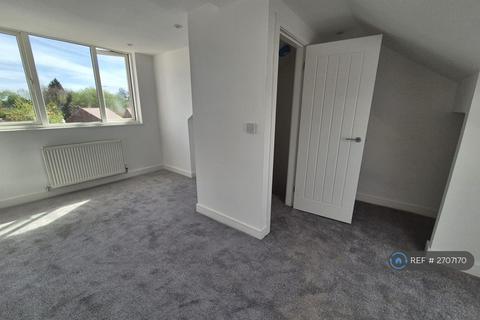 2 bedroom flat to rent, Oldham Road, Oldham, OL4