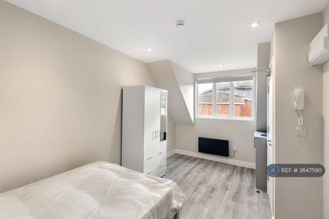 Studio to rent, Pinner, Pinner, HA5