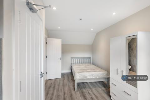 Studio to rent, Pinner, Pinner, HA5