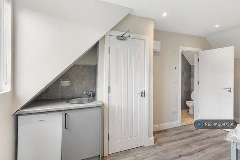Studio to rent, Pinner, Pinner, HA5