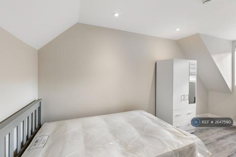 Studio to rent, Pinner, Pinner, HA5