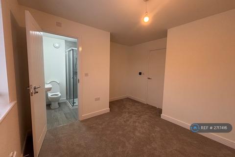 3 bedroom semi-detached house to rent, Starling Way, Crewe, CW2