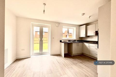 3 bedroom semi-detached house to rent, Starling Way, Crewe, CW2