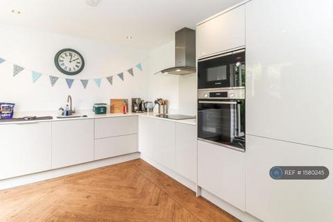 undefined, Friarswood, Kings Langley, WD4
