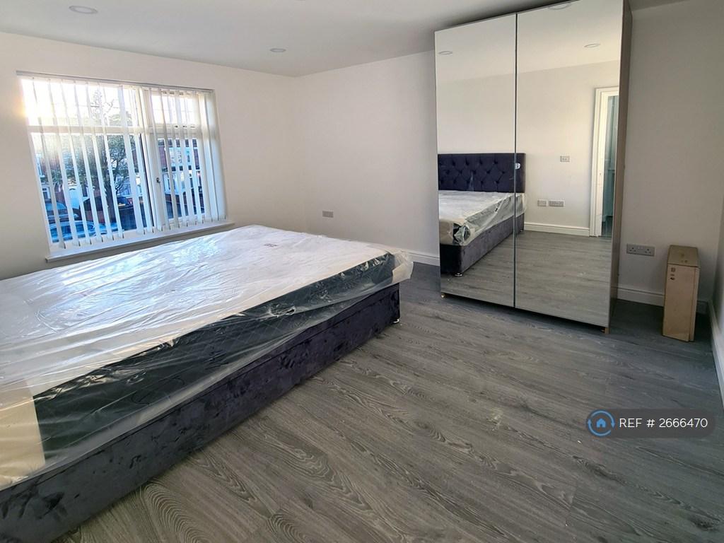 Bedroom 2 - Double Bed