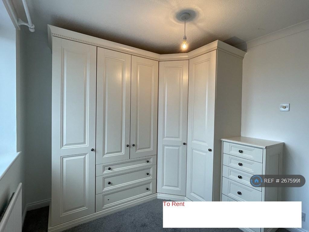 Bedroom 3 Fitted Firniture