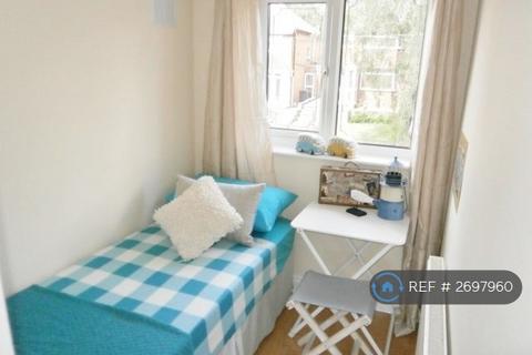 3 bedroom semi-detached house to rent, Appleton Avenue, Birmingham, B43