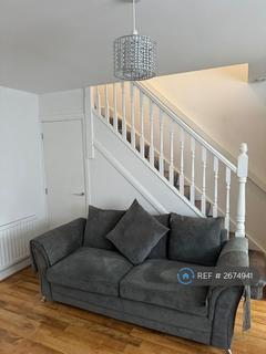3 bedroom semi-detached house to rent, Blueberry Avenue, Manchester, M40