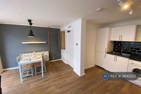 5 bedroom end of terrace house to rent, Herald Close, Beeston, Nottingham, NG9