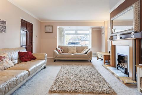 undefined, Crows Road, Epping
