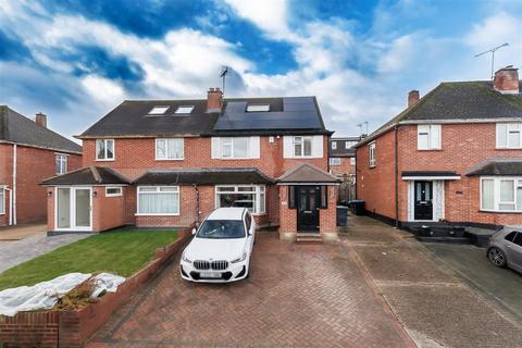 Crows Road, Epping