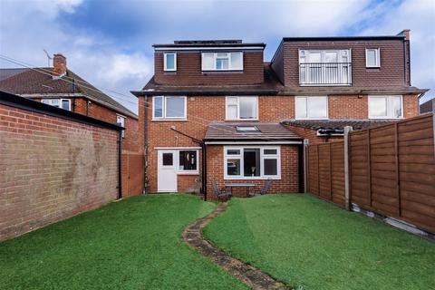 4 bedroom semi-detached house for sale, Crows Road, Epping