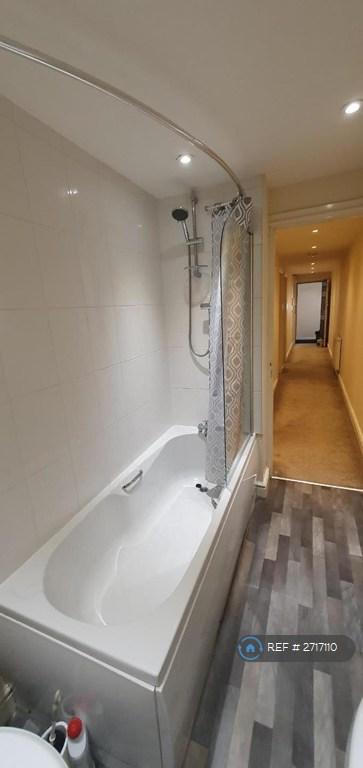 Bathroom & Shower