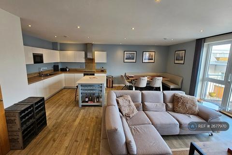 2 bedroom flat to rent, Lymington Shores, Lymington, SO41