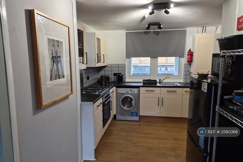 3 bedroom maisonette to rent, Seyssel Street, London, E14