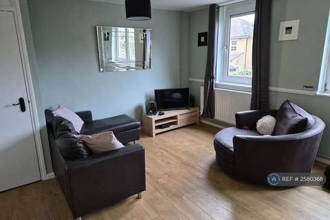 3 bedroom maisonette to rent, Seyssel Street, London, E14