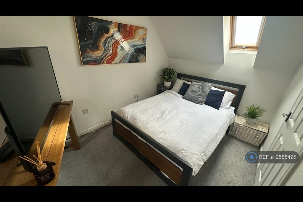 Main Bedroom (King)