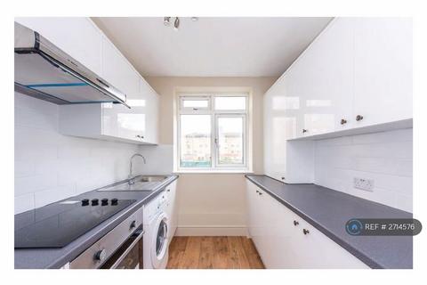 3 bedroom flat to rent, Stafford Court, London, SW8