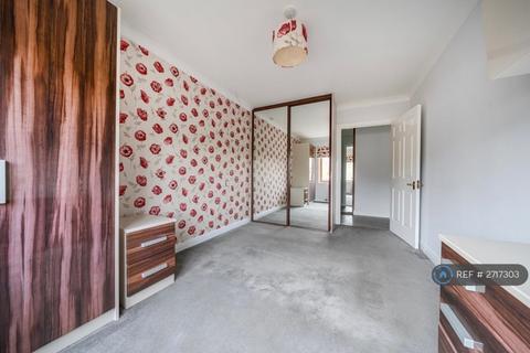 2 bedroom flat to rent, Cathedral Green Court, Peterborough, PE1