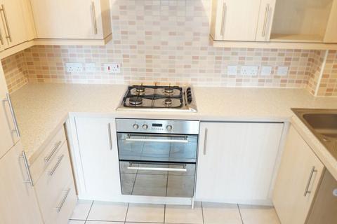 2 bedroom house to rent, 26 Robin Close, Brough, HU15 1RY