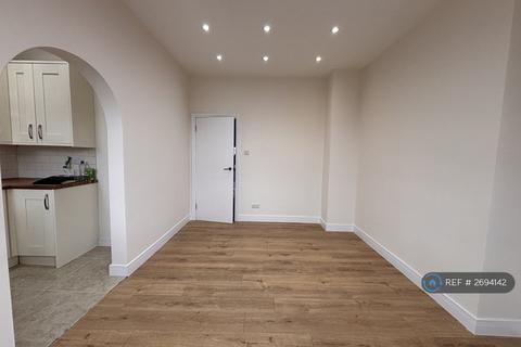 2 bedroom flat to rent, Holdenhurst Road, Bournemouth, BH8