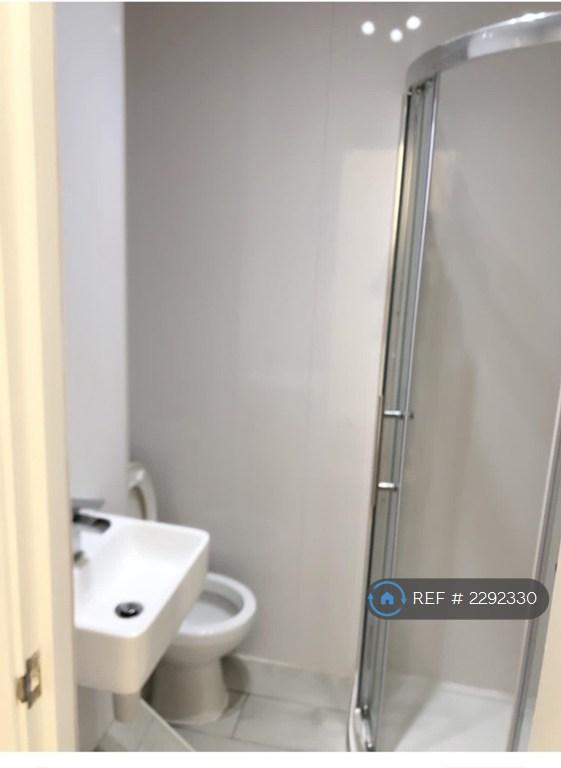 Single Room Bathroom
