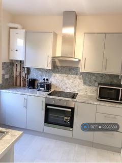 1 bedroom in a house share to rent, Sibthorpe  Road, London, SE12