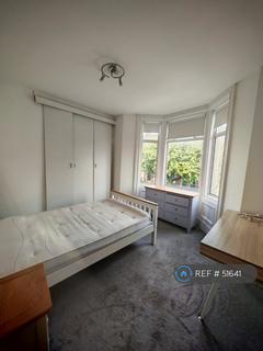 3 bedroom flat to rent, Helmsley Road, Newcastle Upon Tyne, NE2