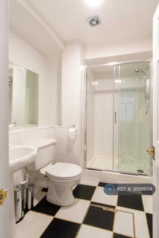 En Suite Shower Room