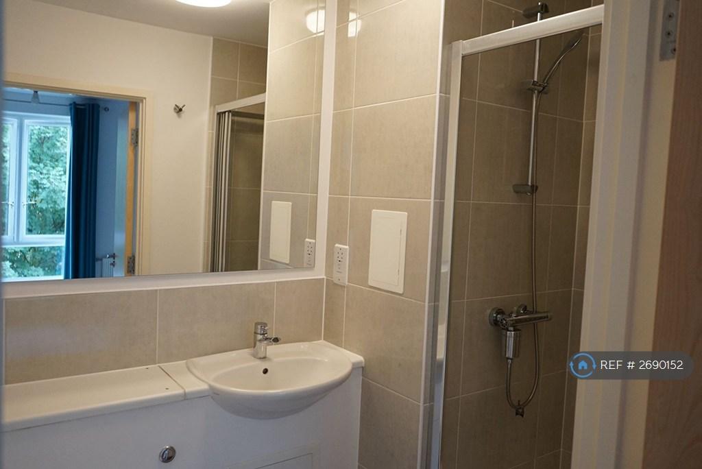 En-Suite Bathroom